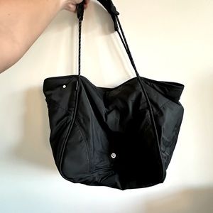 Lululemon snap tote bag 28L
